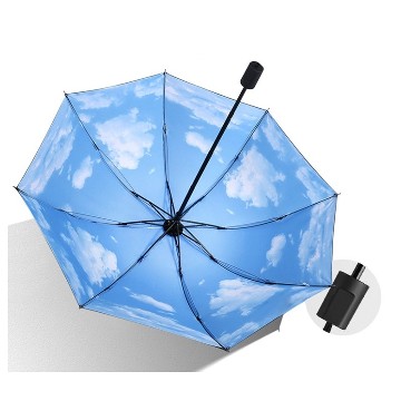 Felhős ég mintázatú összecsukható esernyő